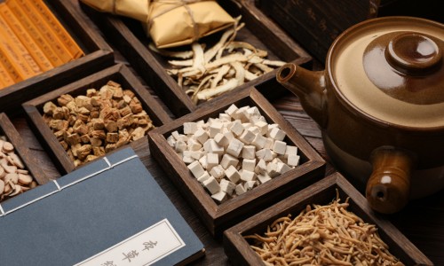 中药温热喝还是凉的喝好-中药 温热网 - 网站提供中药温热放冰箱里行吗小常识、中药温热寒凉的分类依据是什么